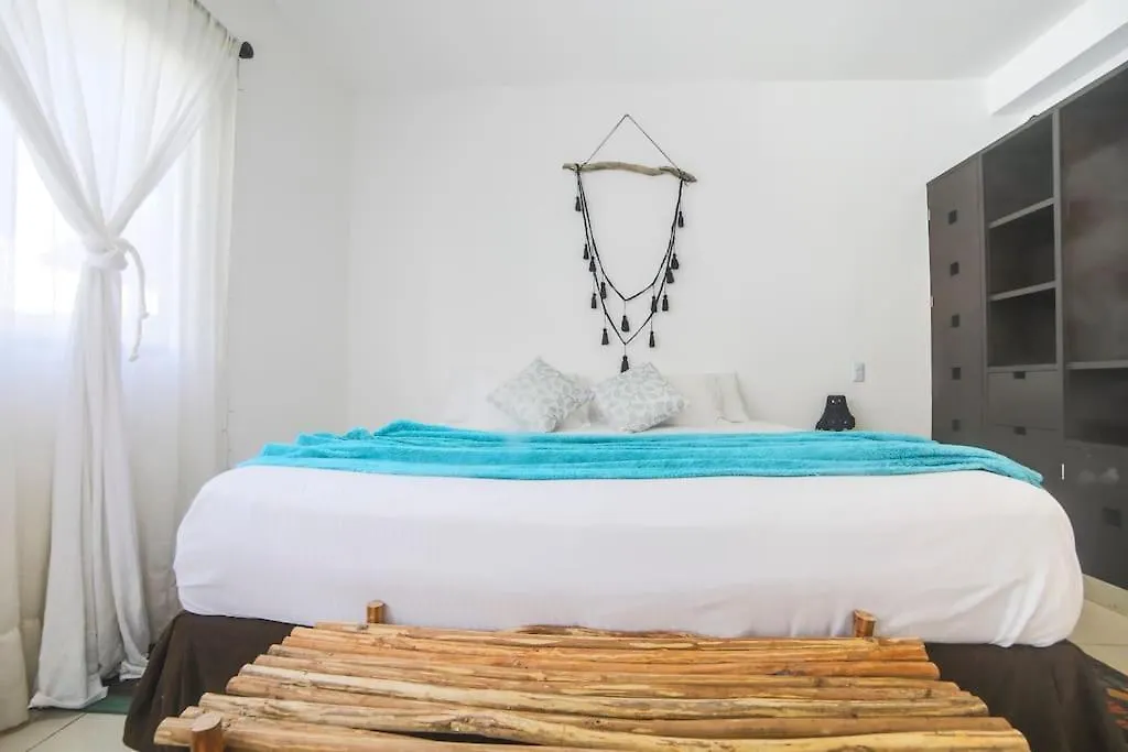 Lovely 2 Bdrm Condo In Gated Community & Pool View Playa del Carmen 0*,