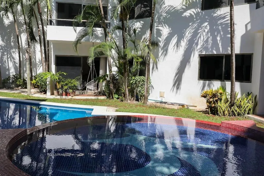 Lovely 2 Bdrm Condo In Gated Community & Pool View Playa del Carmen