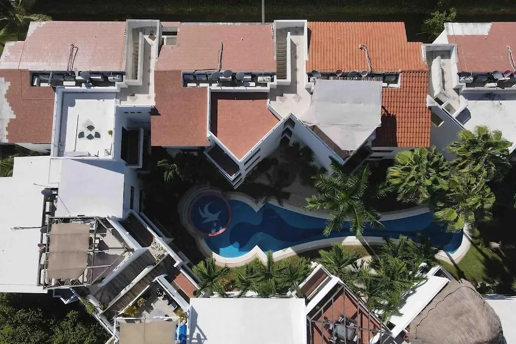 Lovely 2 Bdrm Condo In Gated Community & Pool View Playa del Carmen 0*,