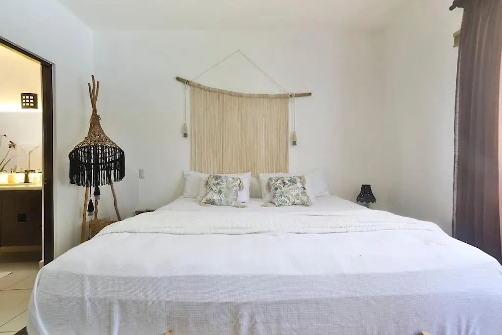 Lovely 2 Bdrm Condo In Gated Community & Pool View Playa del Carmen Apartment